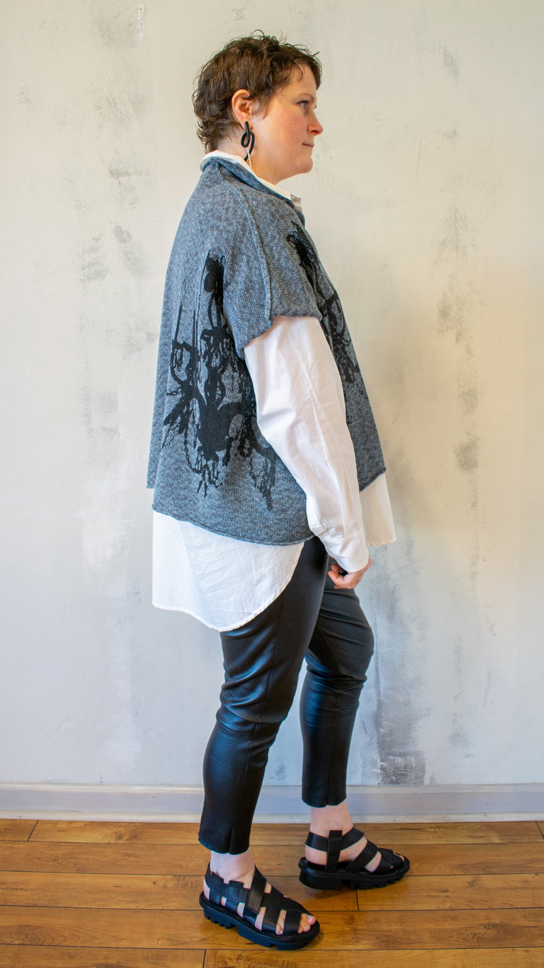 V-Cardy in Chandelier Blue