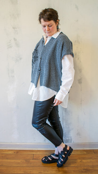 V-Cardy in Chandelier Blue