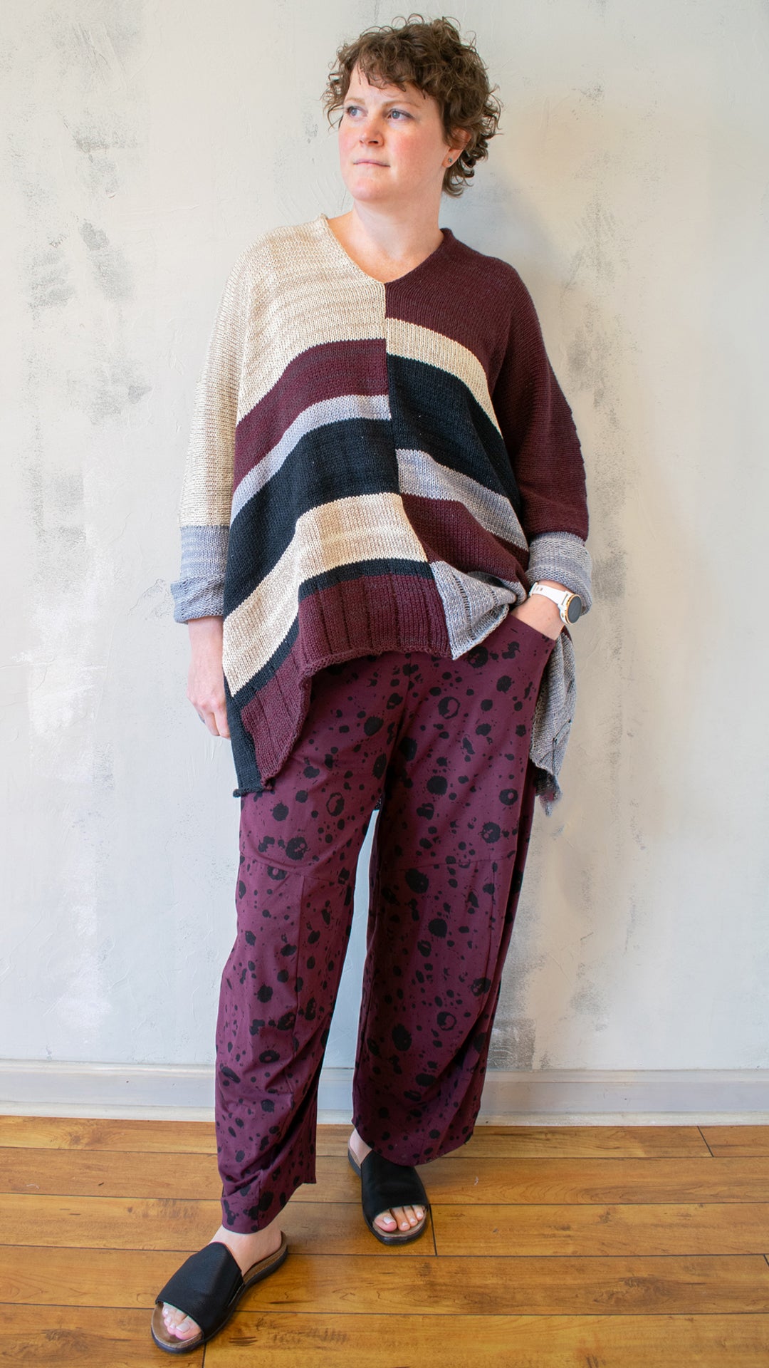 Deep V Pullover in Neutral Multi