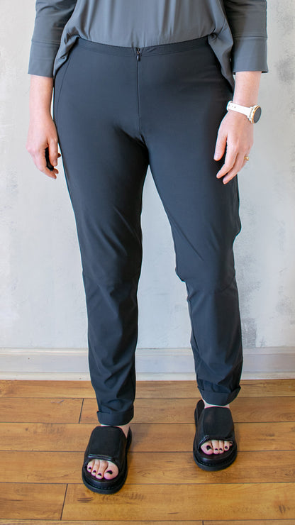 Anthem Pant in Obsidian