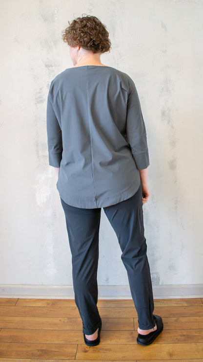 Scallop Top in Light Grey