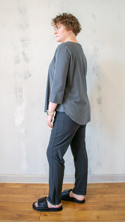 Scallop Top in Light Grey