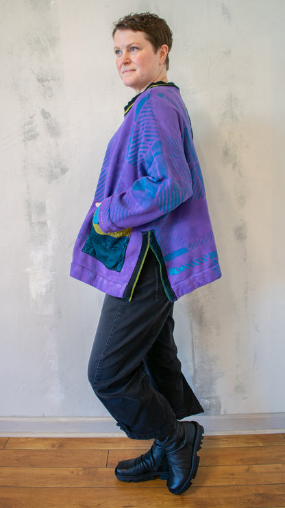 Throwing Stones Sweatshirt in Royal