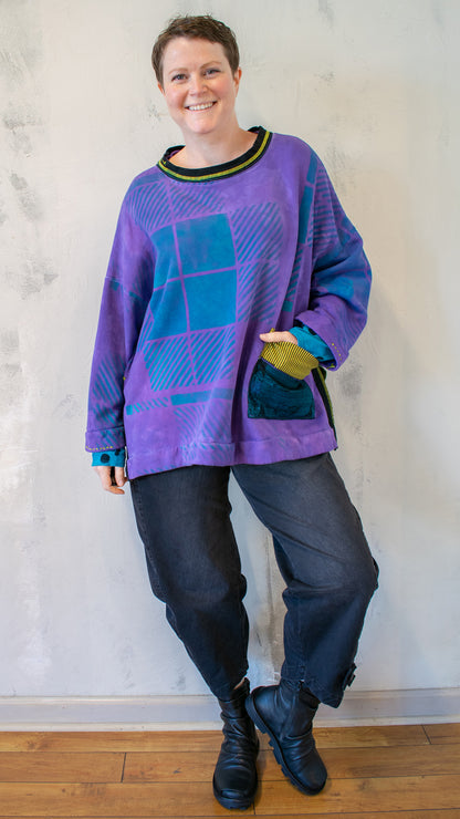 Throwing Stones Sweatshirt in Royal