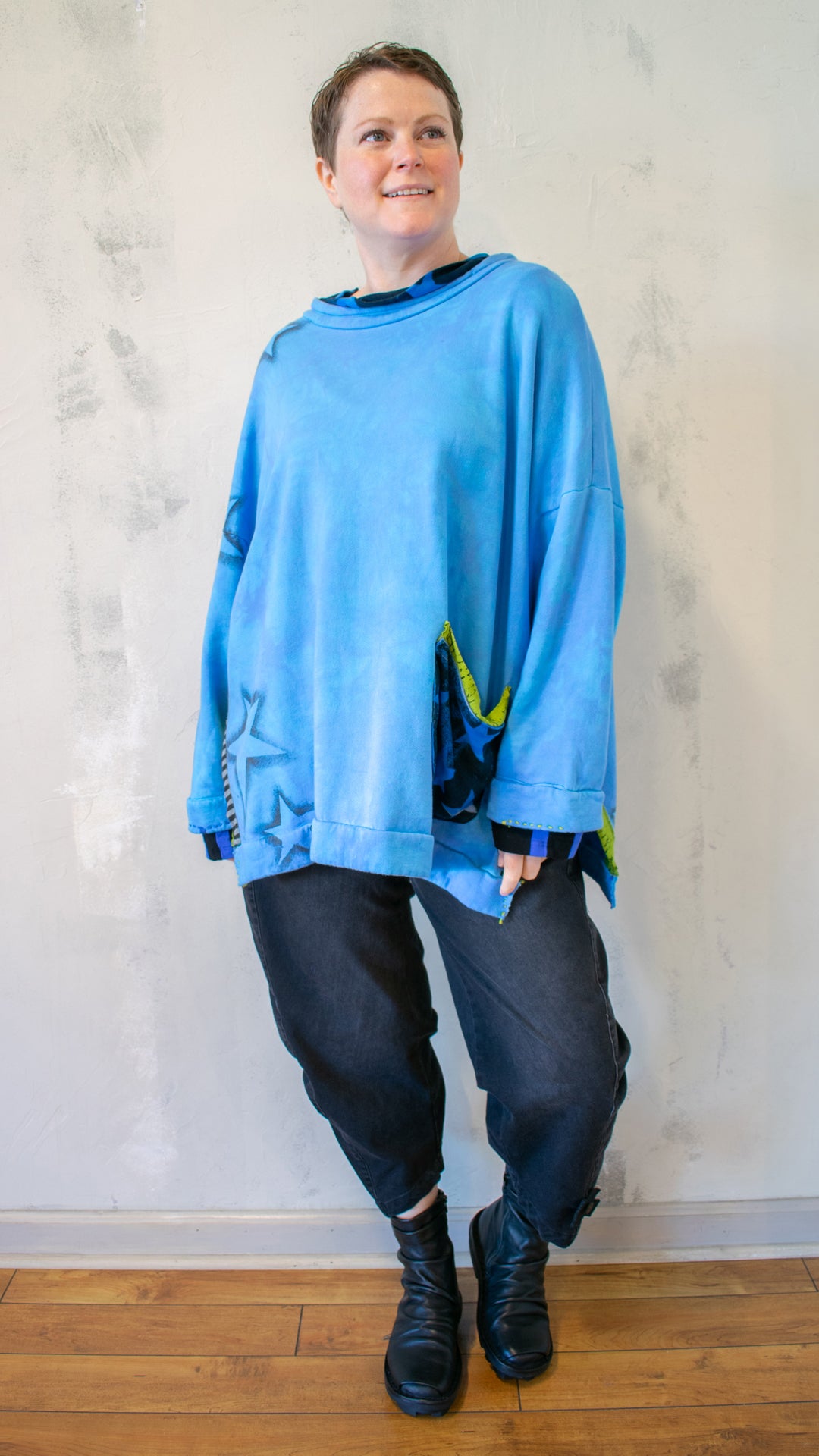 Beautiful Stories Sweatshirt in Topaz