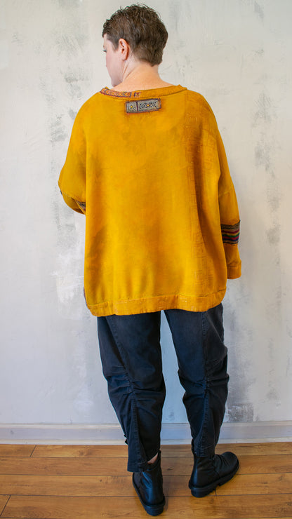 Beautiful Stories Sweatshirt in Warmth