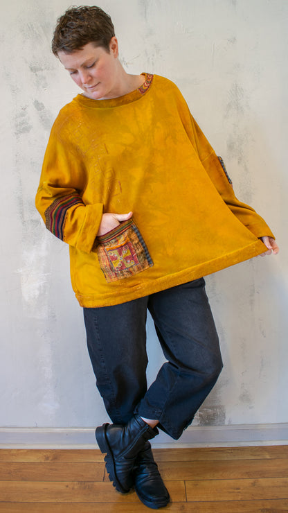 Beautiful Stories Sweatshirt in Warmth