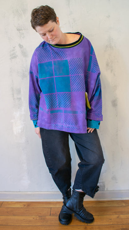 Throwing Stones Sweatshirt in Royal