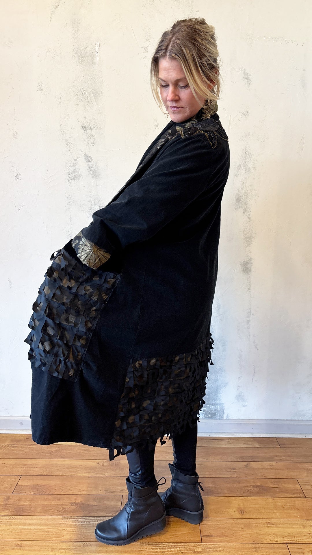 Black Dahlia in Gilded Bronze