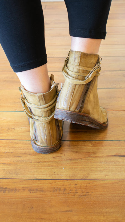 Regal Sandal (Multiple Colors)