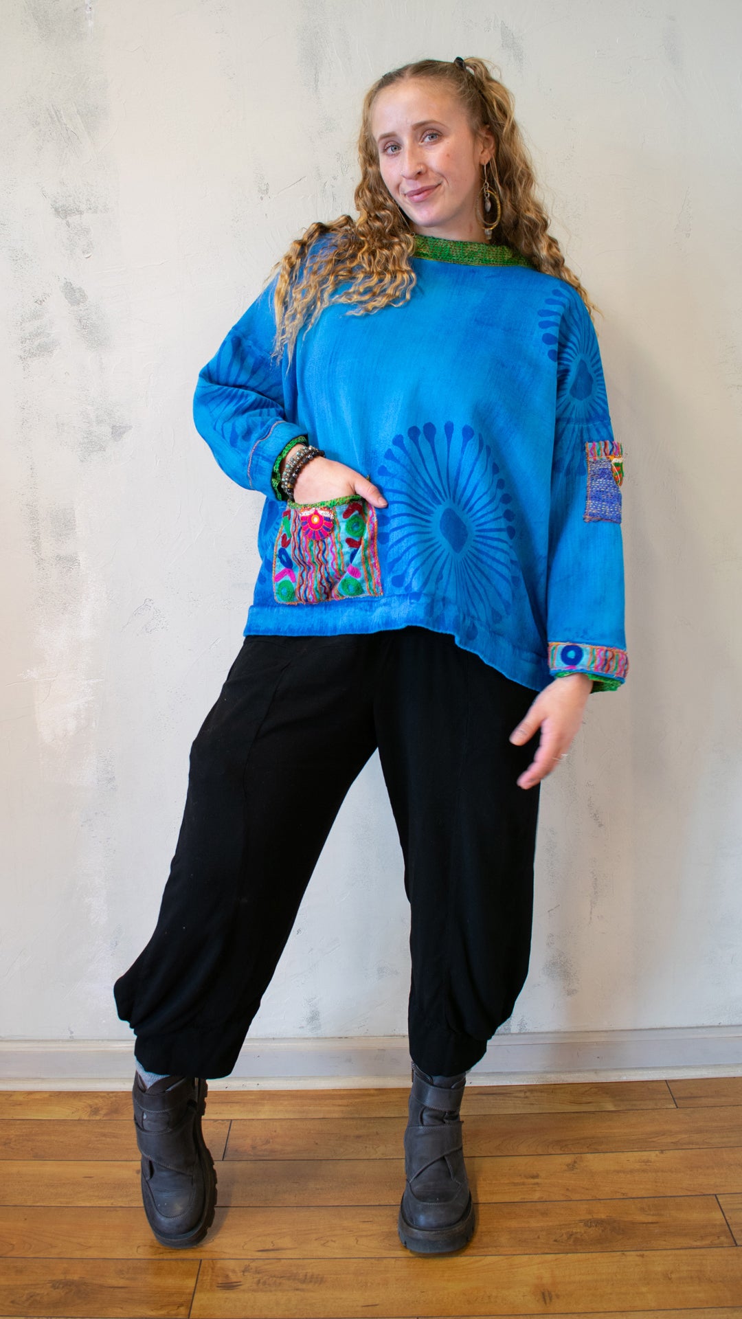 Beautiful Stones Sweatshirt in Caribbean