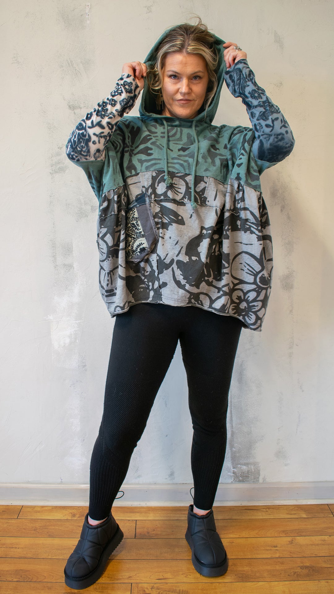 Frankie Poncho in Petrol