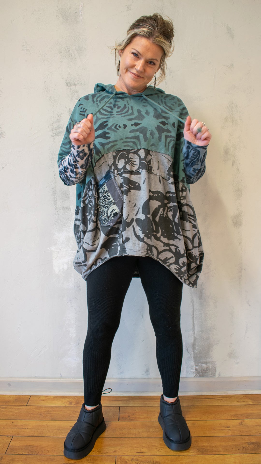 Frankie Poncho in Petrol