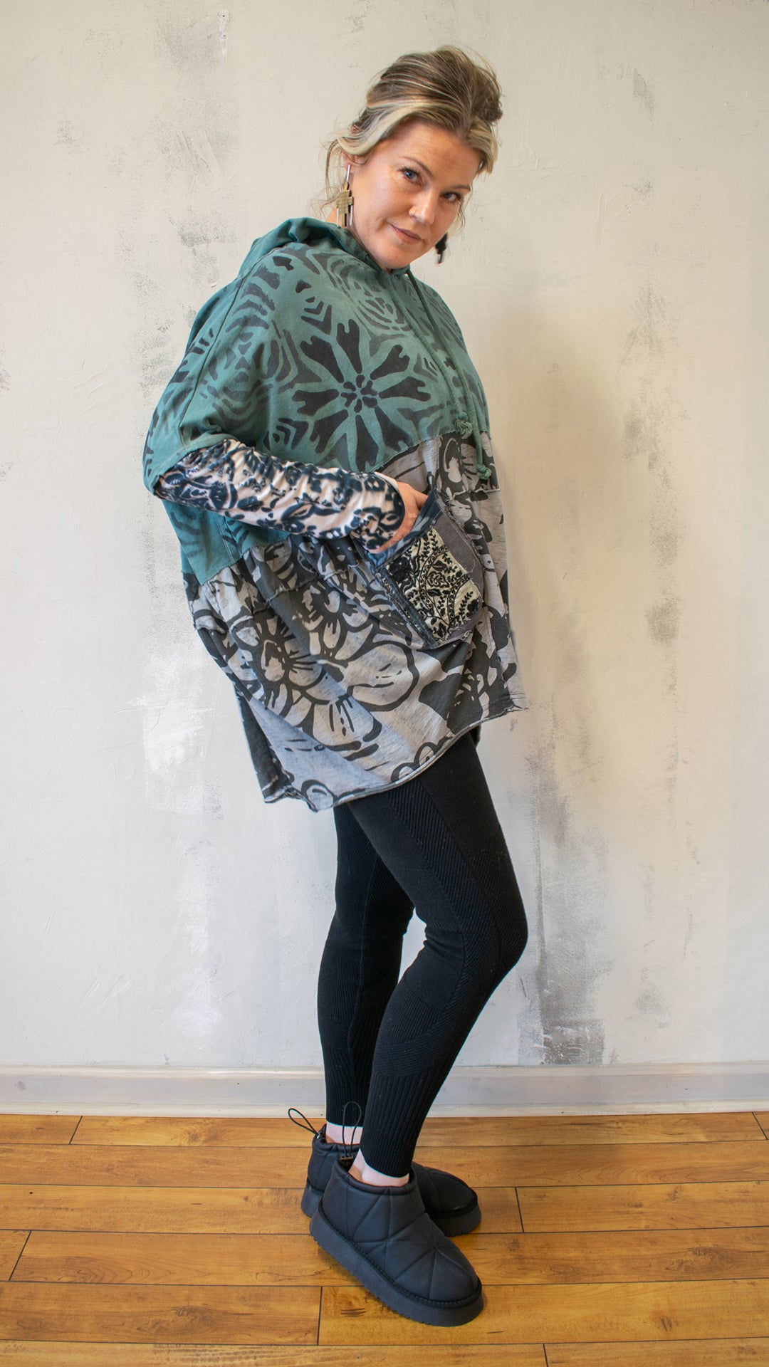 Frankie Poncho in Petrol