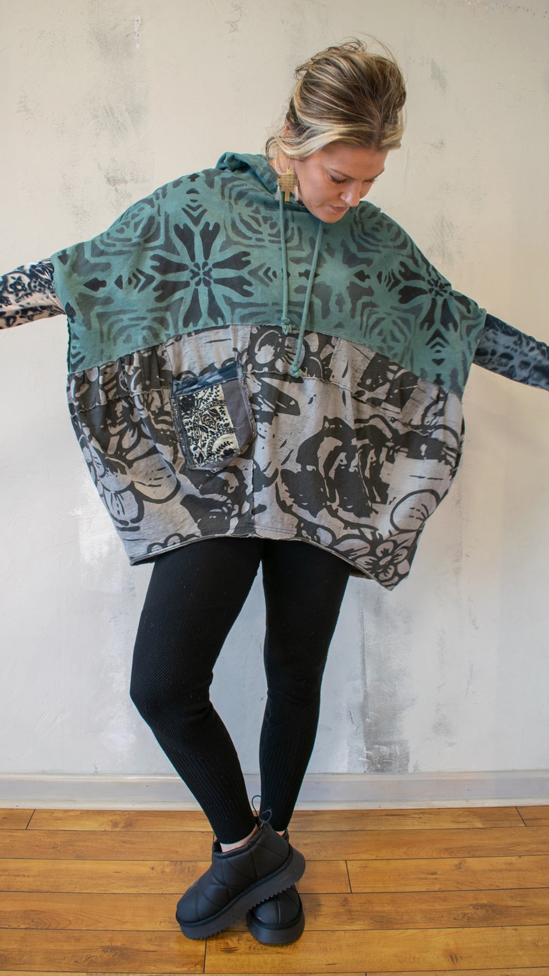 Frankie Poncho in Petrol