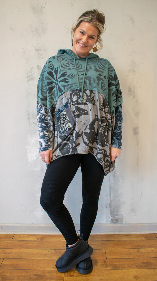 Frankie Poncho in Petrol