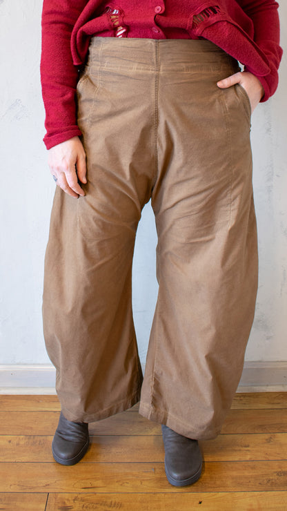 Textured Barrel Pant in Dakar Cloud