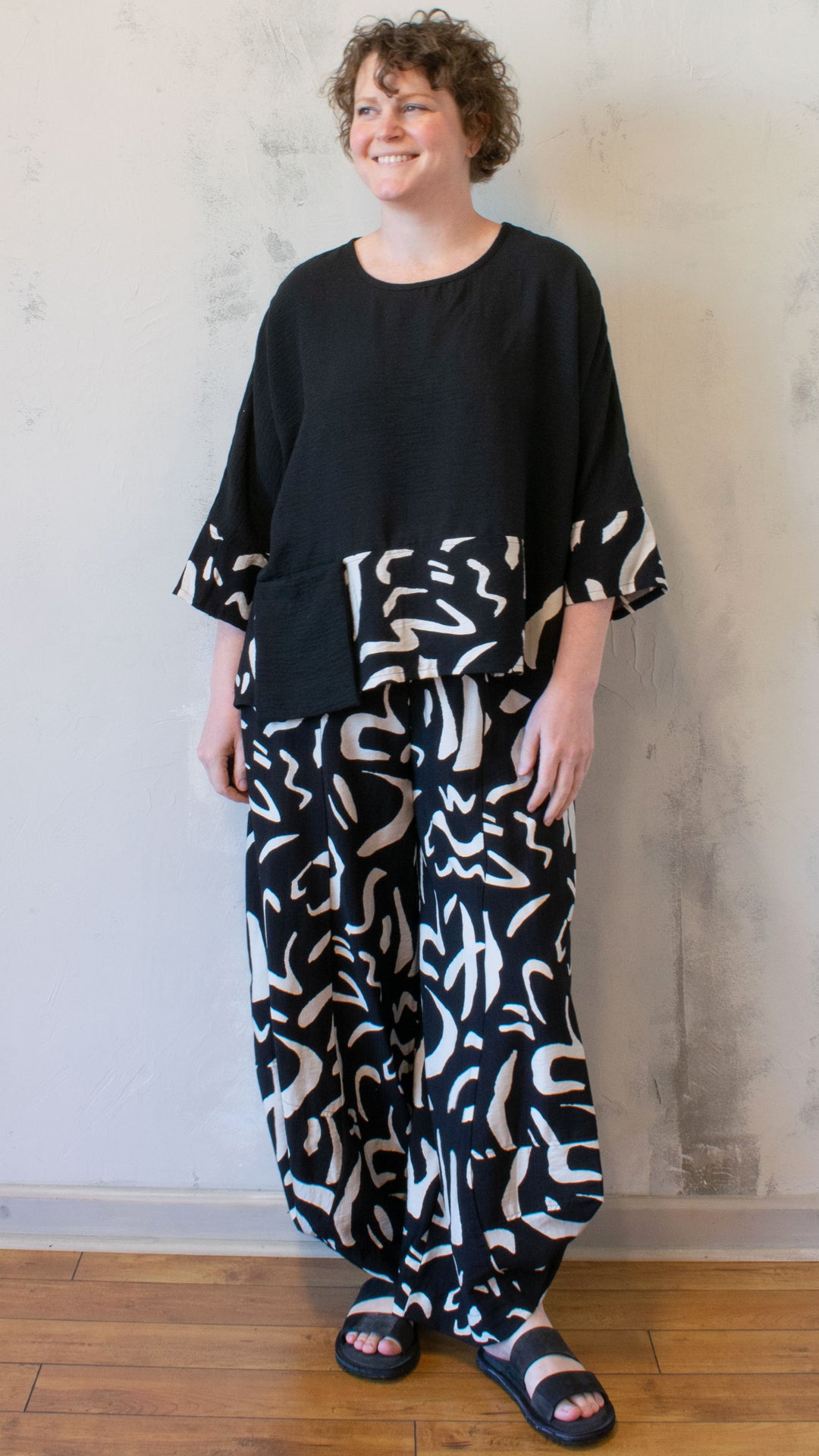 Print Hem Pullover