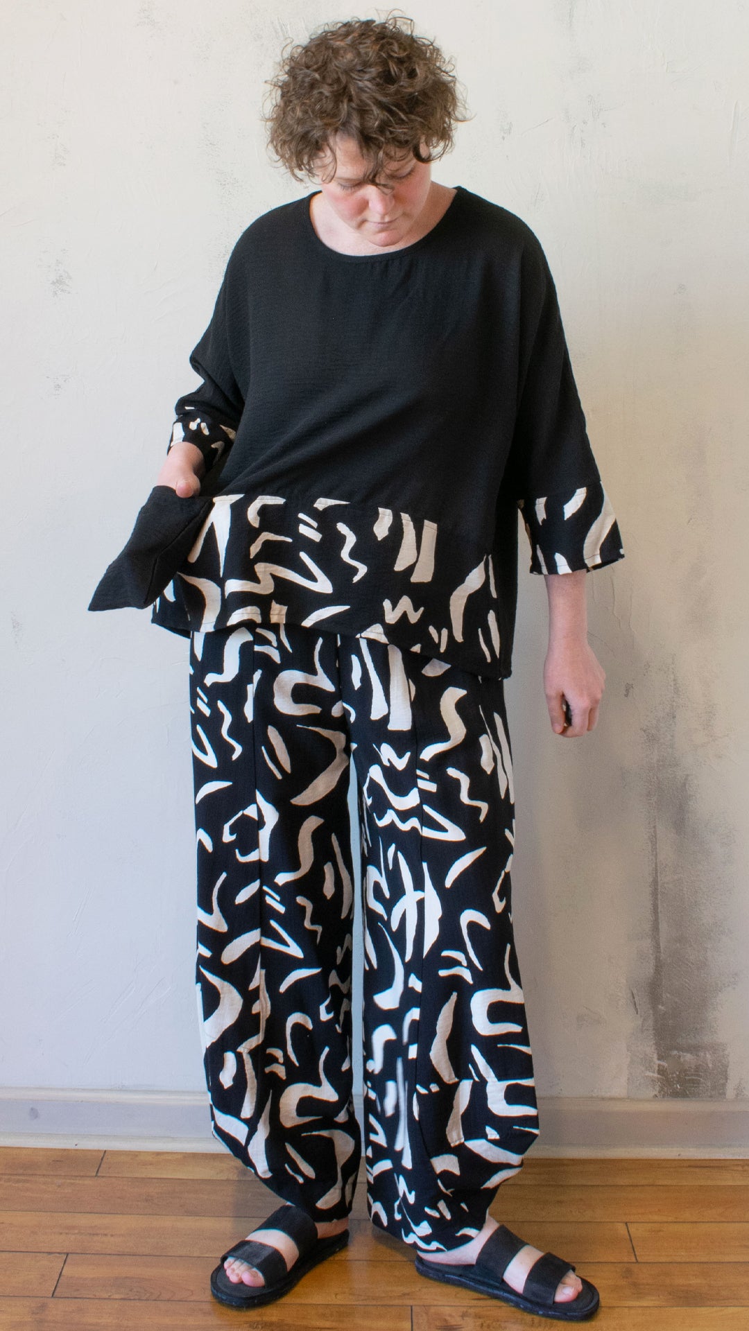 Print Hem Pullover