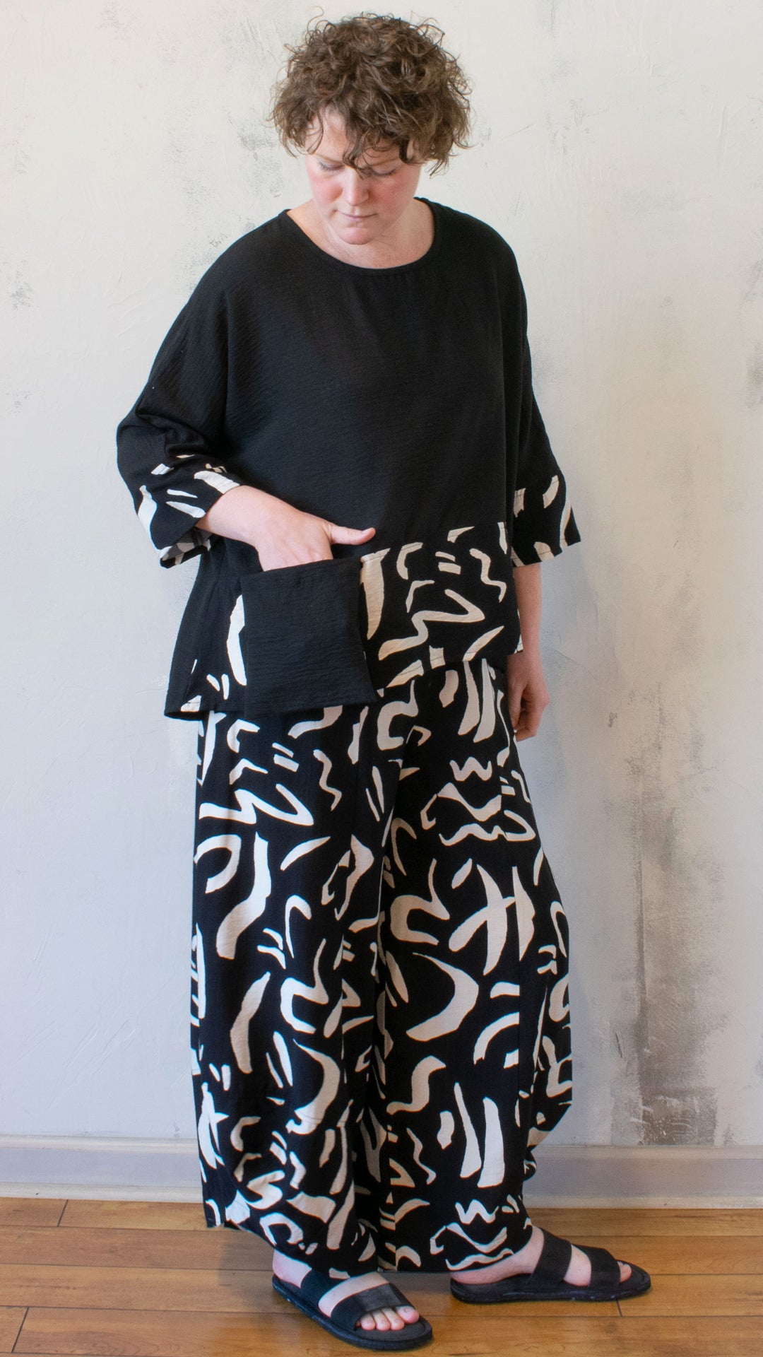 Print Hem Pullover