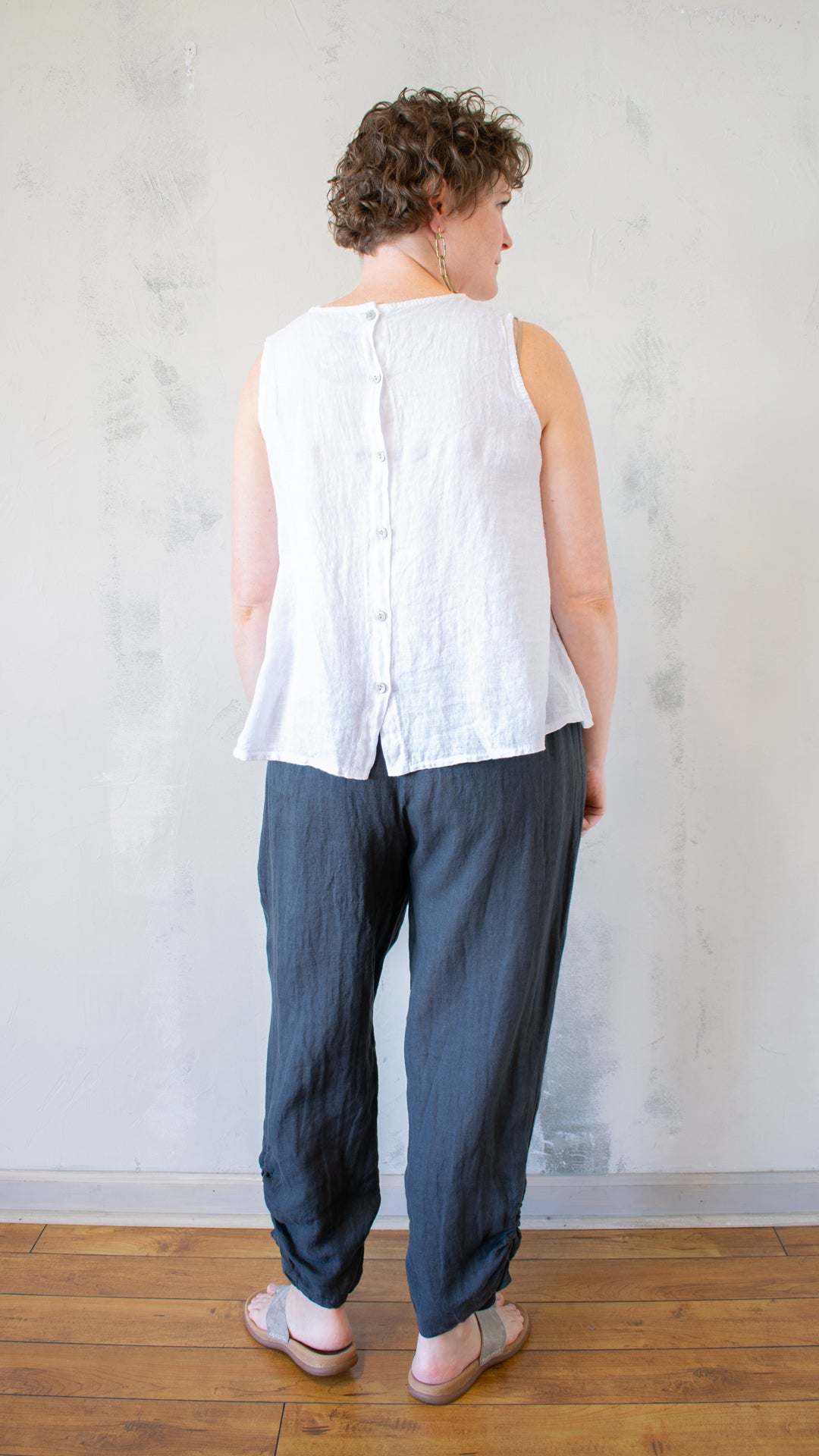 Sleeveless Back Button Top (Multiple Colors)