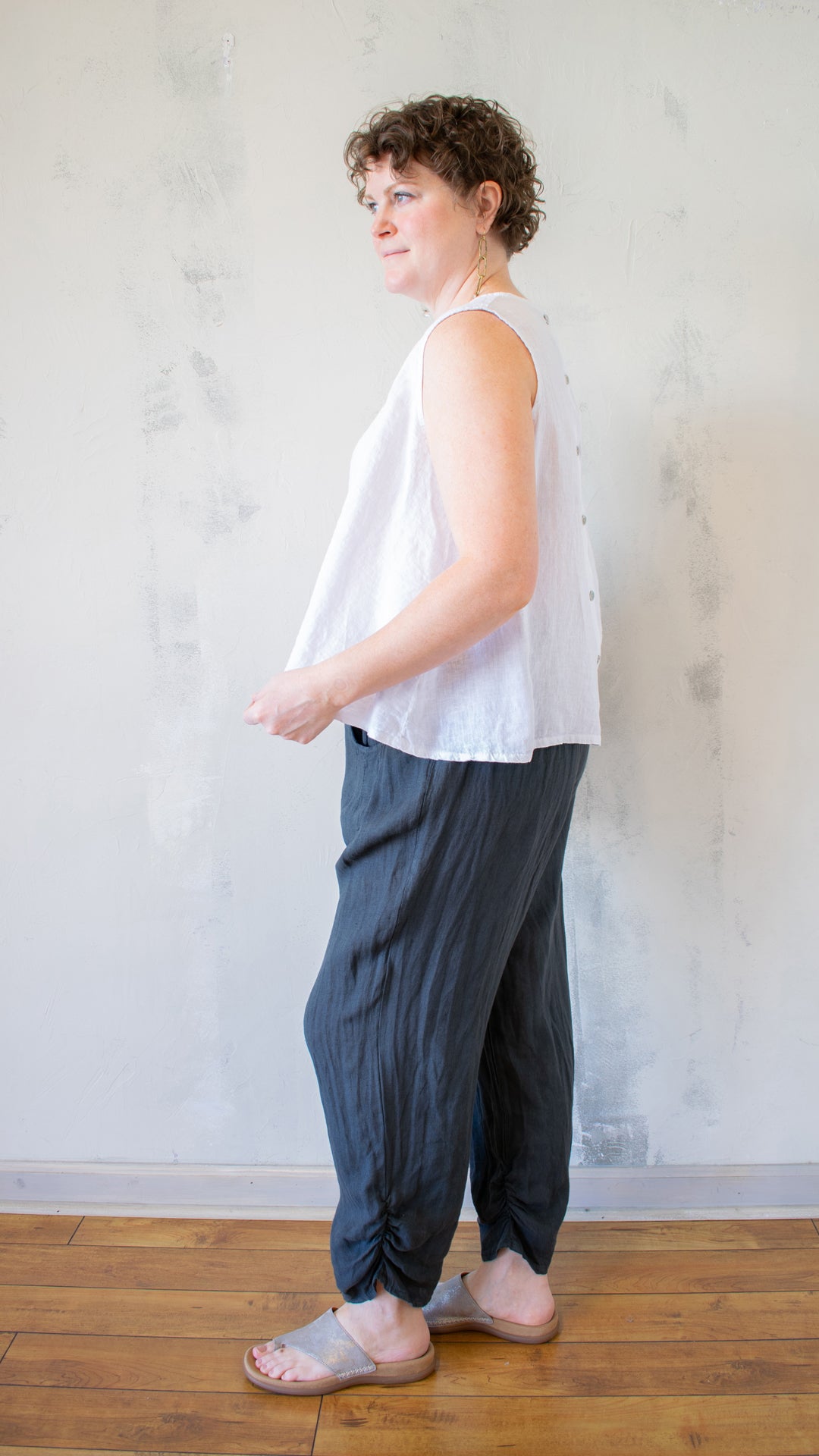 Sleeveless Back Button Top (Multiple Colors)