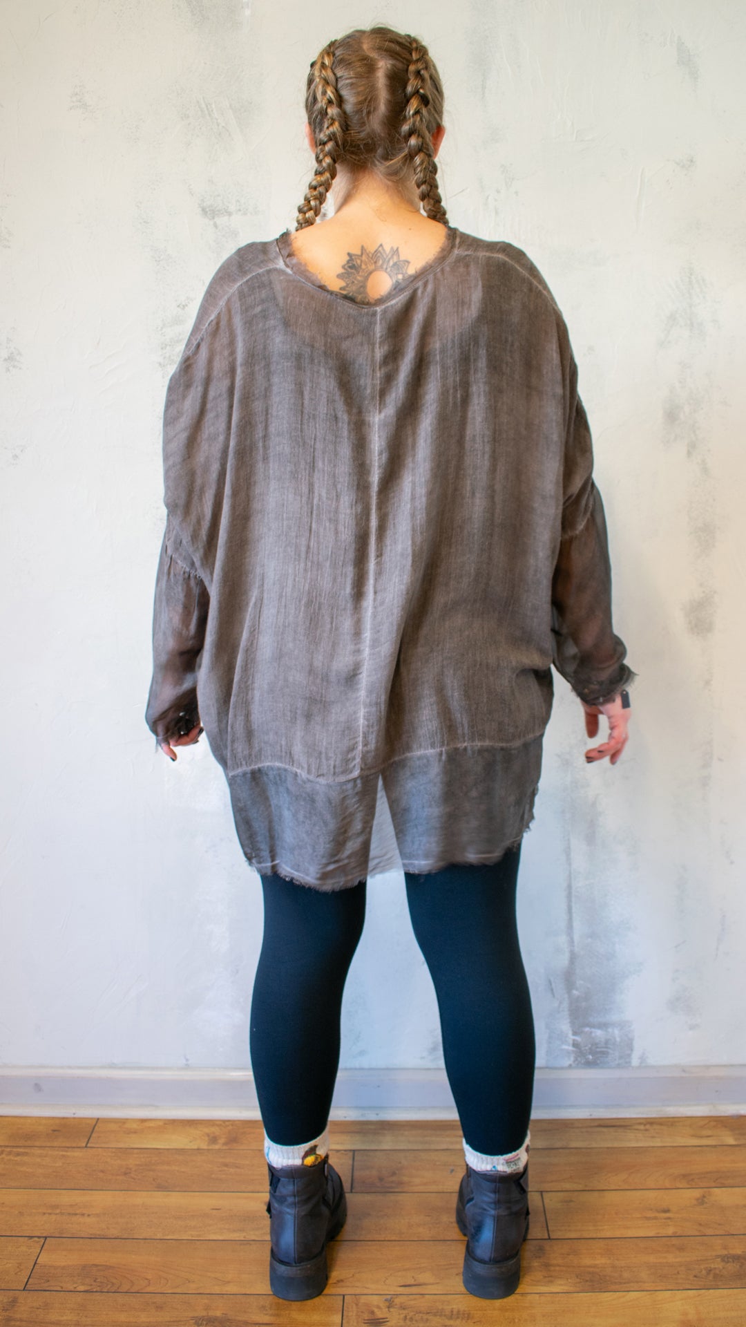 T-shirt Manic Lunga  (Multiple Colors)