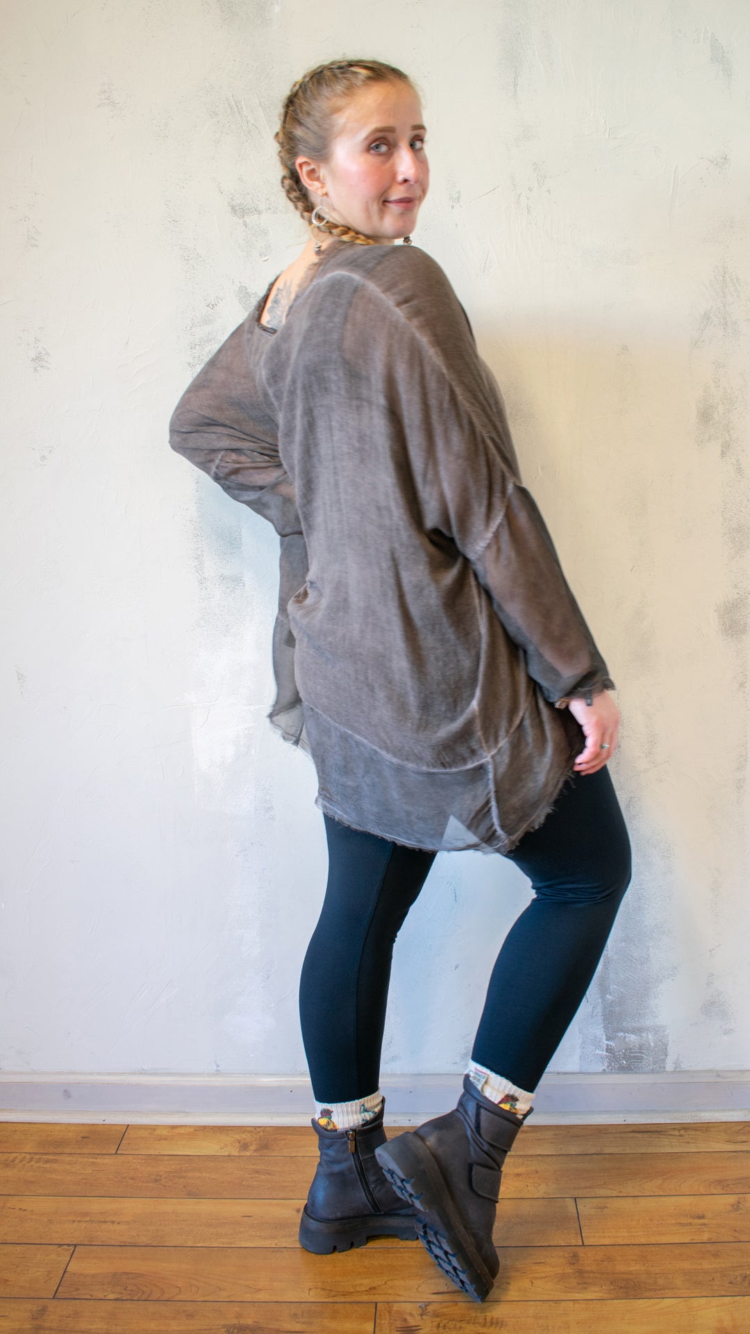 T-shirt Manic Lunga  (Multiple Colors)