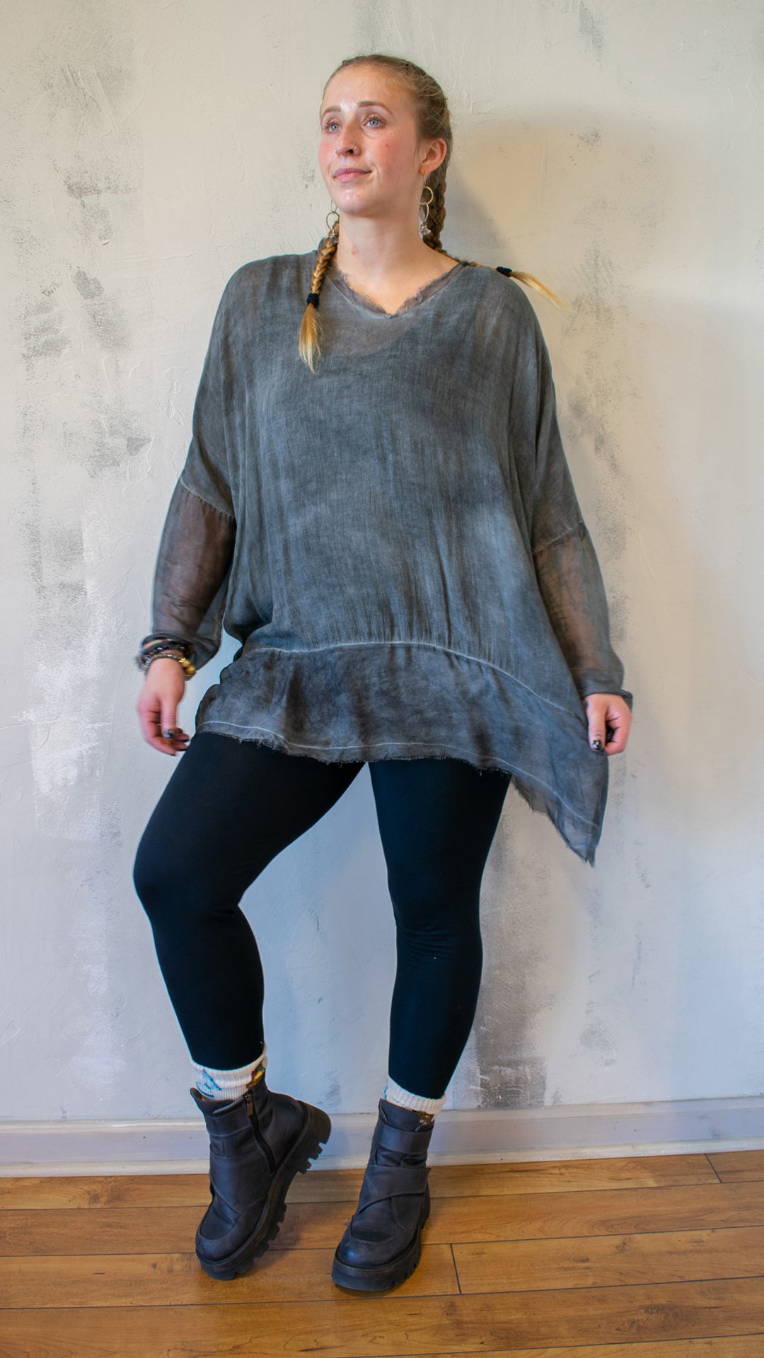 T-shirt Manic Lunga  (Multiple Colors)