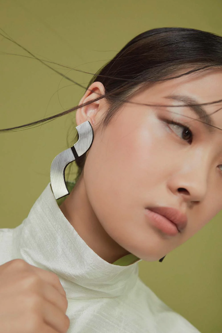 Mies Earrings in Silver