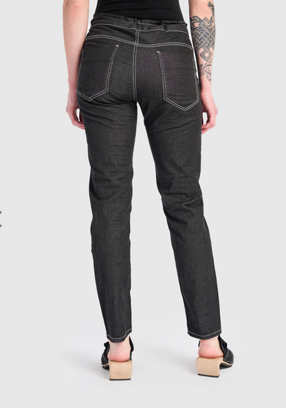 Washed Iconic Denim in Jet