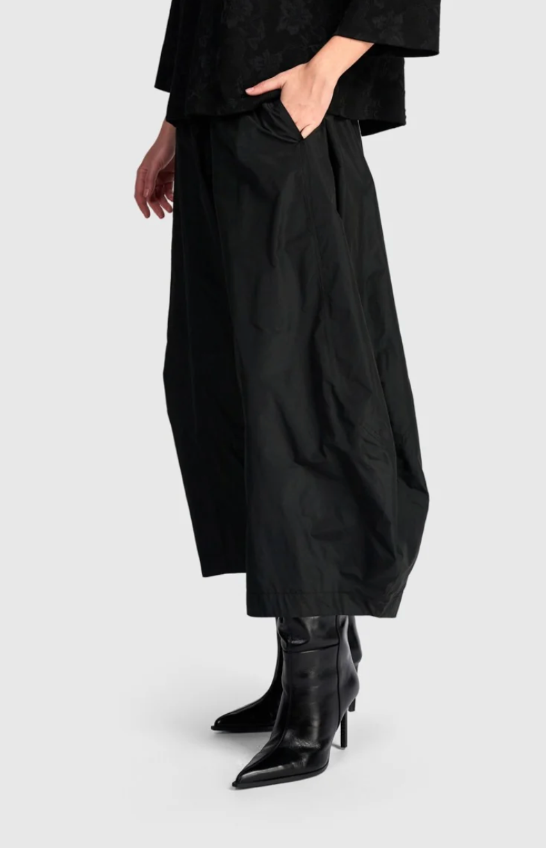 Balloon Swish Pant in Black