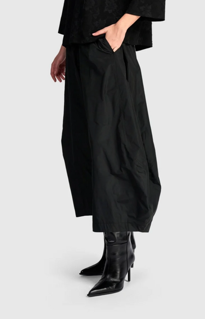 Balloon Swish Pant in Black