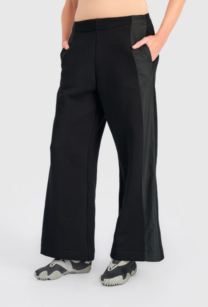 Urban Dimpled Straight Pant in Black