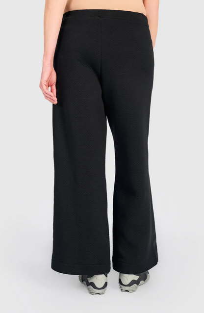 Urban Dimpled Straight Pant in Black
