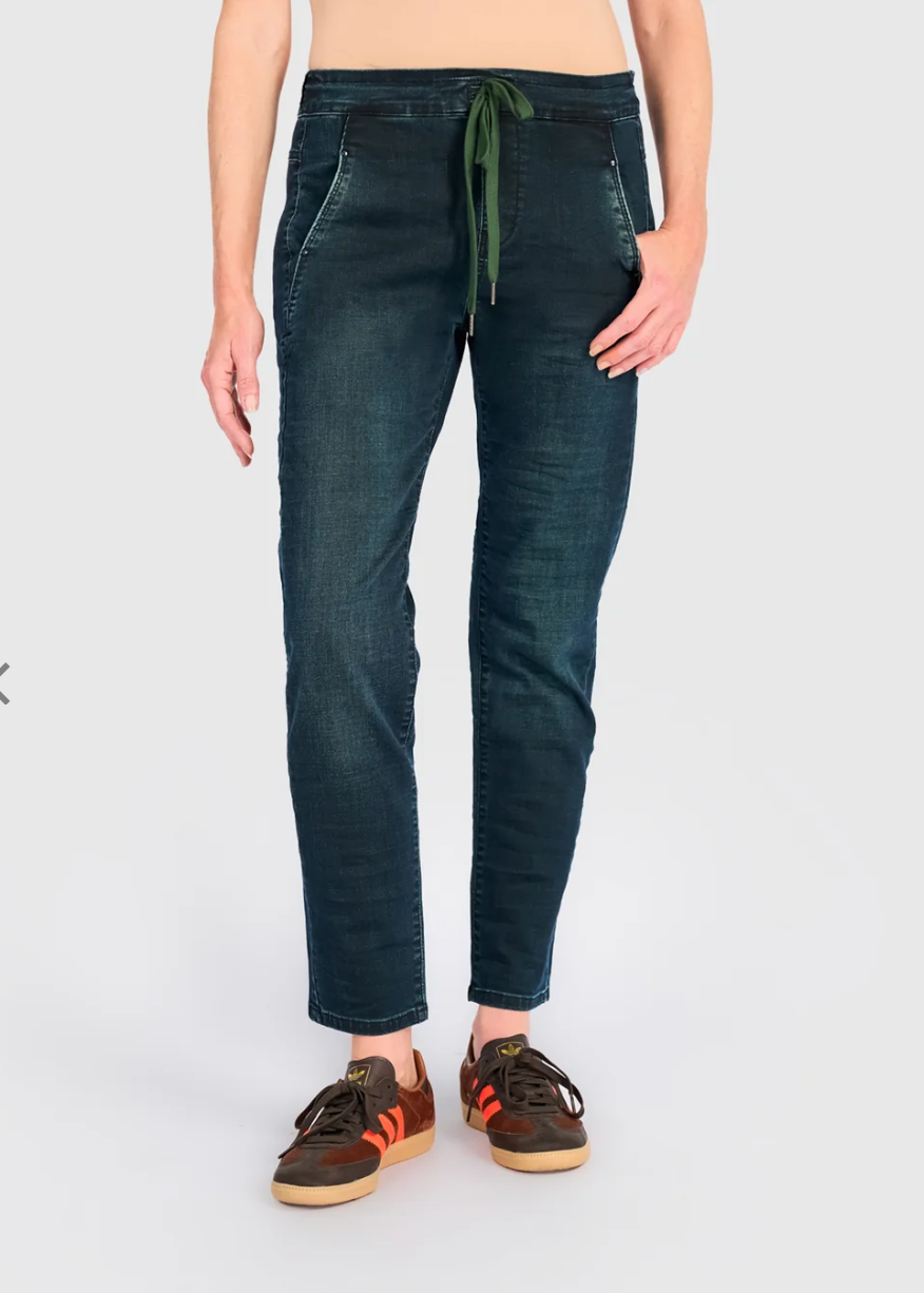Iconic Stretch Jeans in Pine