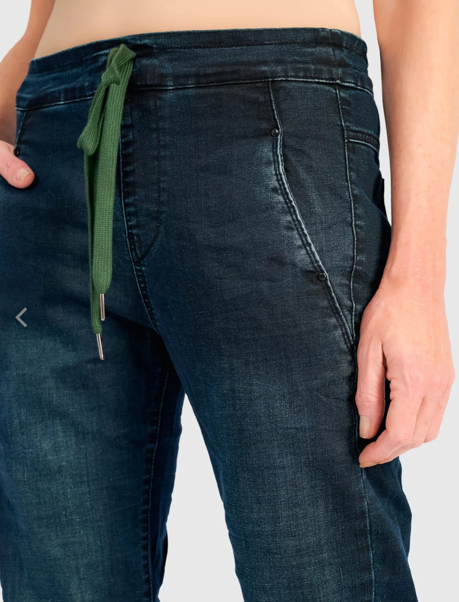 Iconic Stretch Jeans in Pine