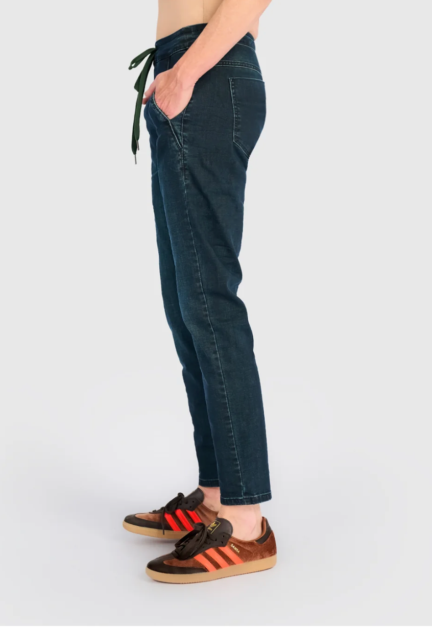 Iconic Stretch Jeans in Pine