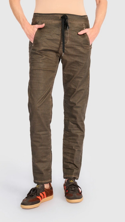 Pinstripe Iconic Stretch Jeans in Brown
