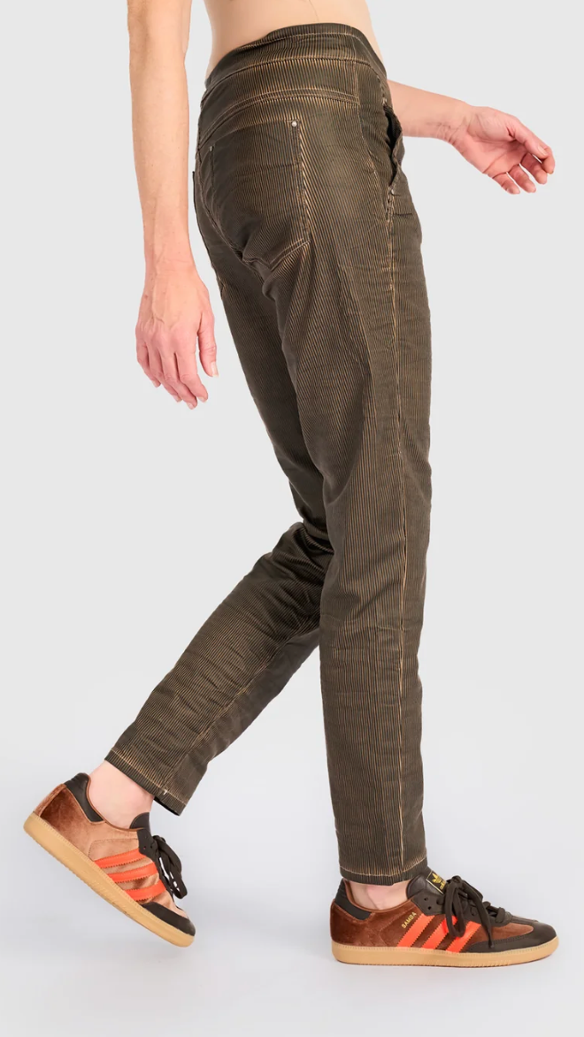 Pinstripe Iconic Stretch Jeans in Brown