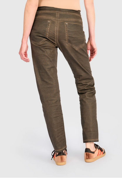 Pinstripe Iconic Stretch Jeans in Brown