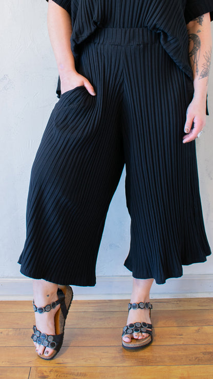Ribbed Knit Pant (Multiple Colors)