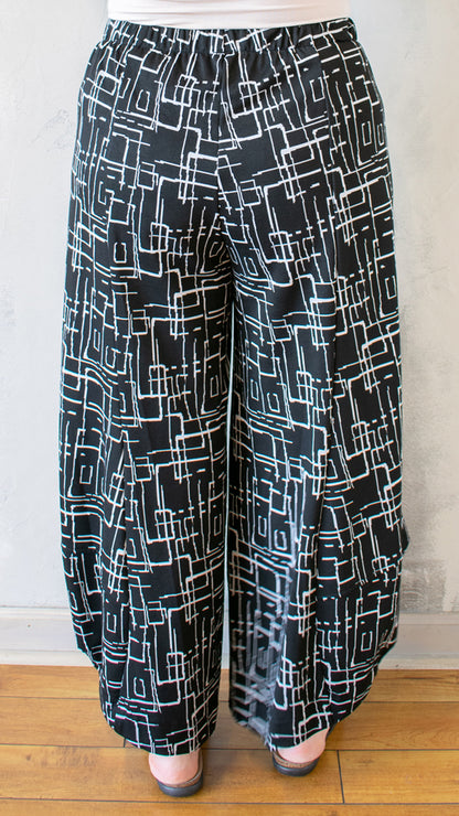 Jacquard Black and White Lantern Pant