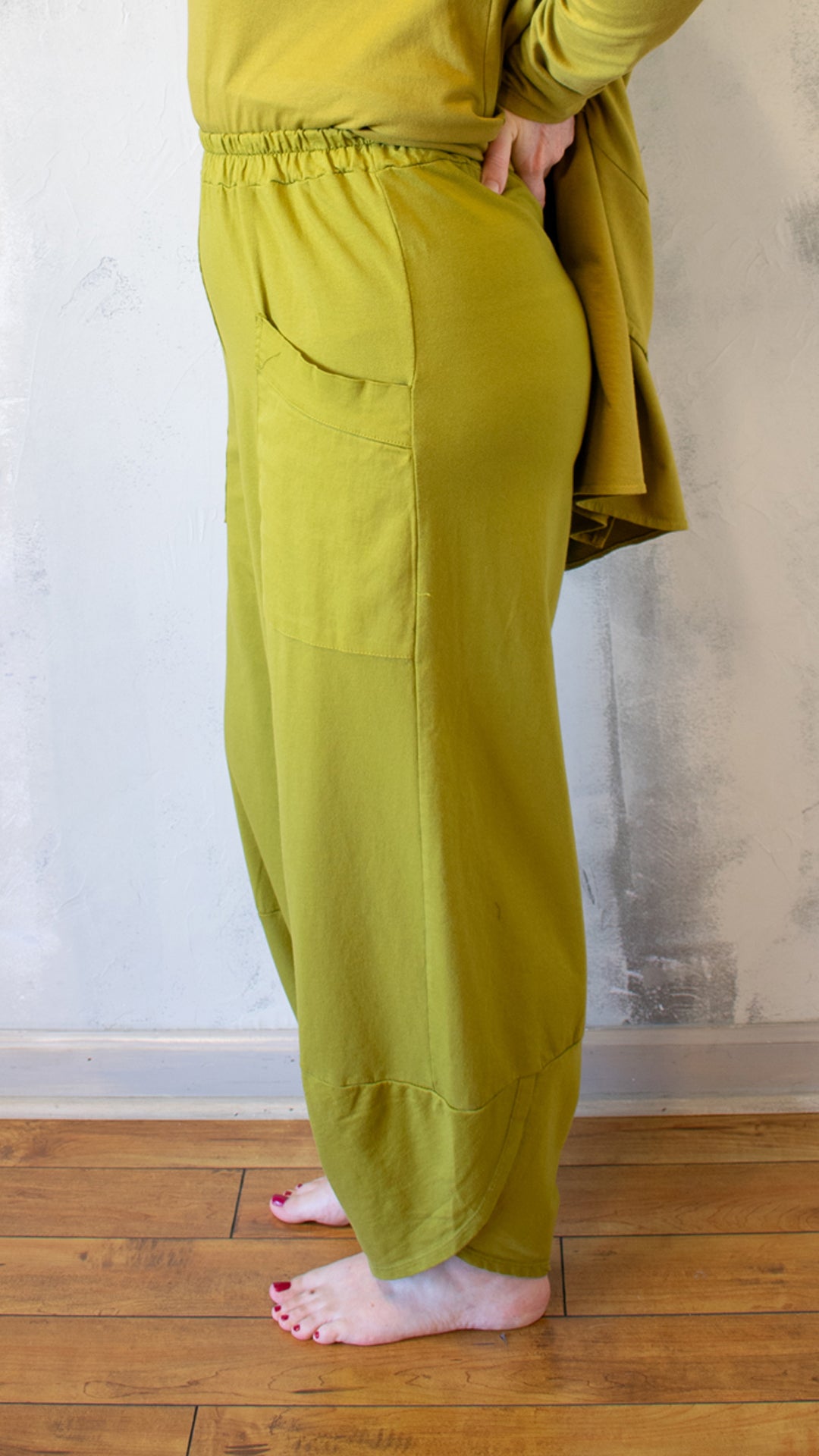 Tulip Hem Pant (Multiple Colors)