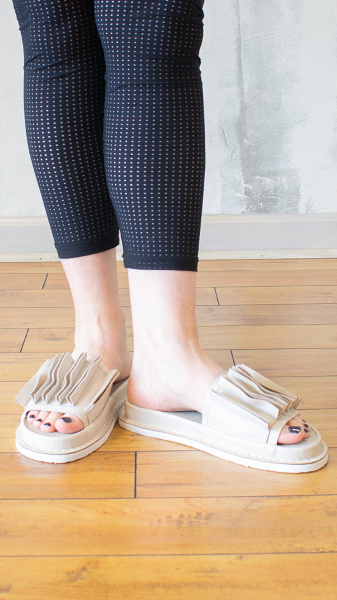 Slate Slide in Perla