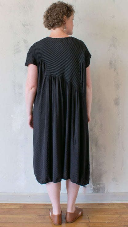 Pucker Dress (Multiple Colors)