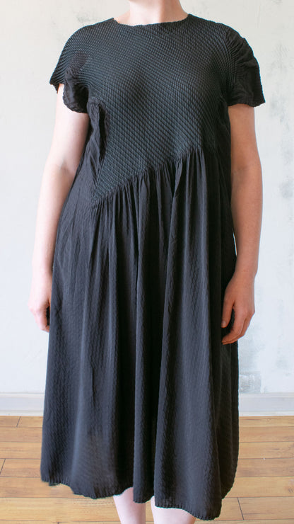 Pucker Dress (Multiple Colors)