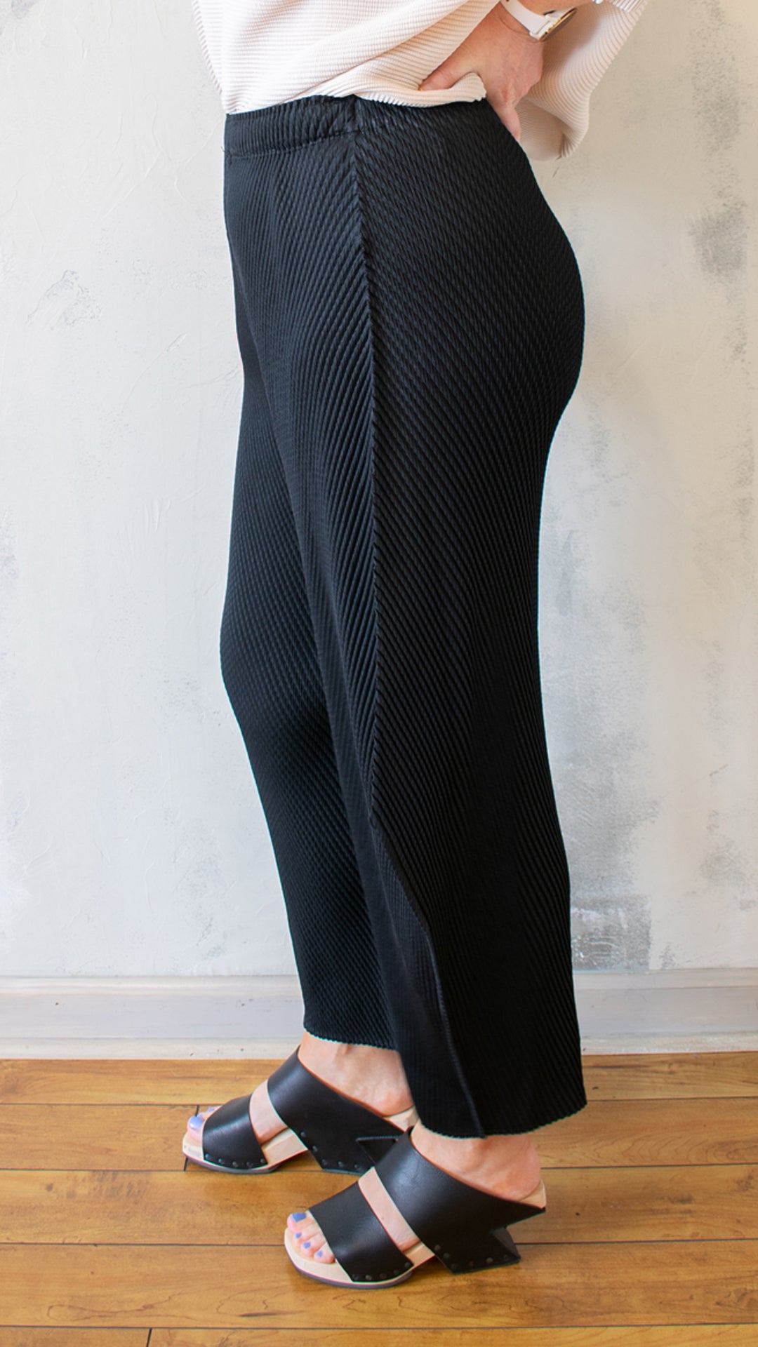 Angled Barrel Pant (Multiple Colors)