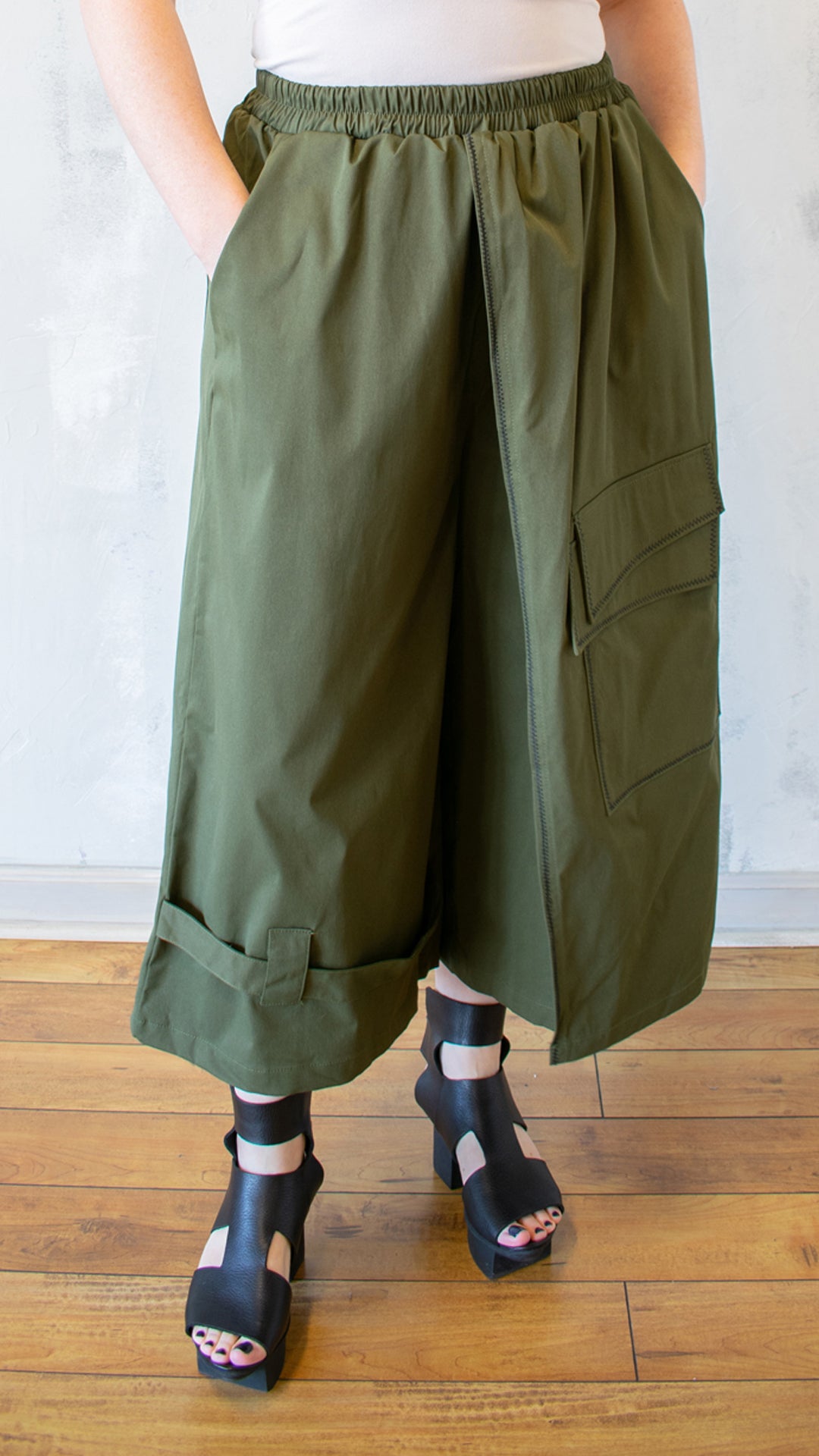 Apron Contrast Pant (Multiple Colors)