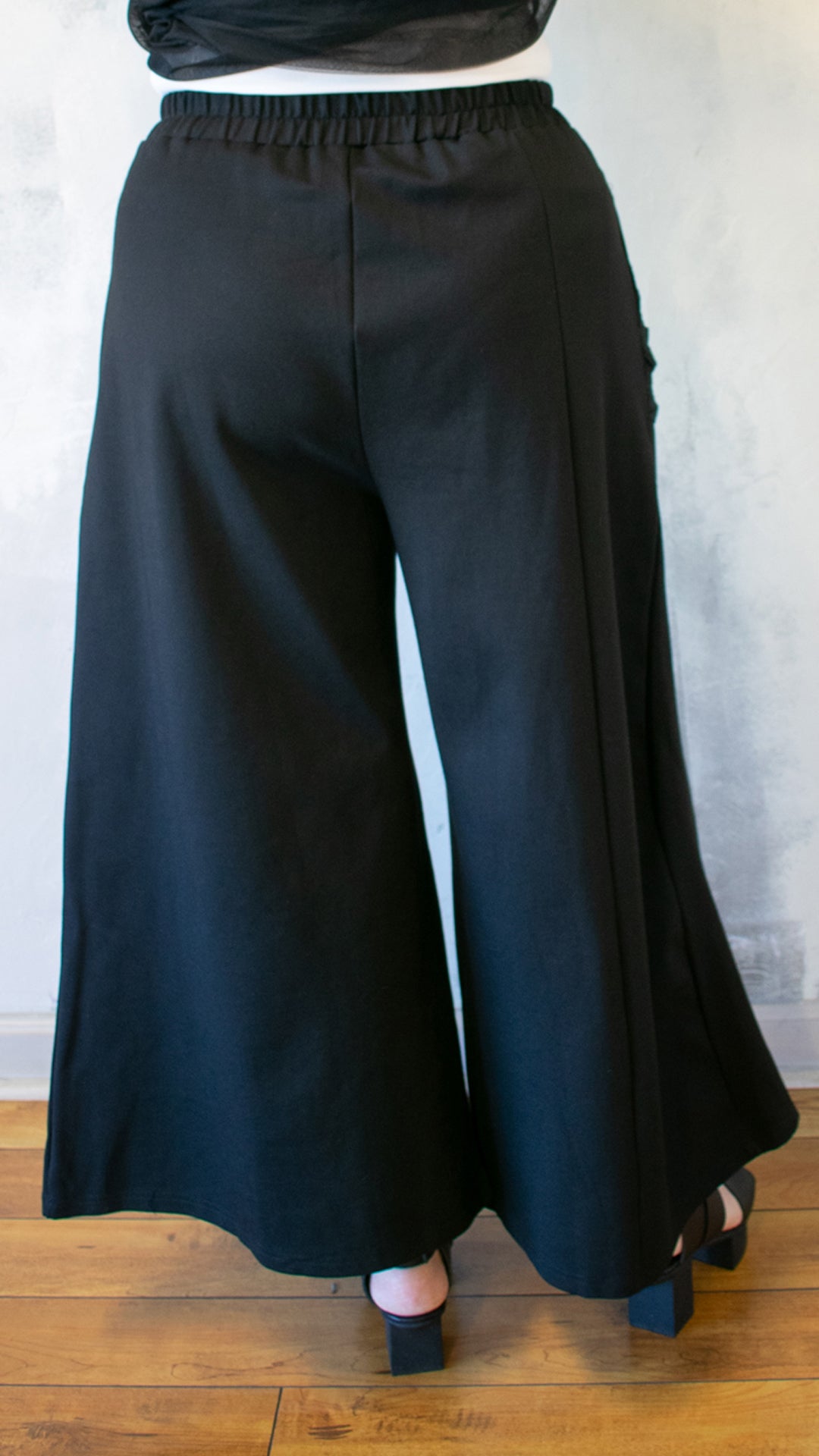 Ruched Patch Pant